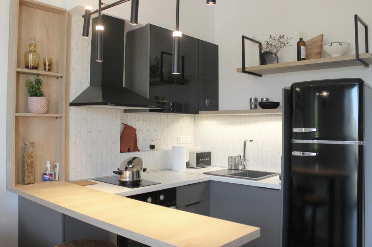 Aella Apartments ニキティ エクステリア 写真